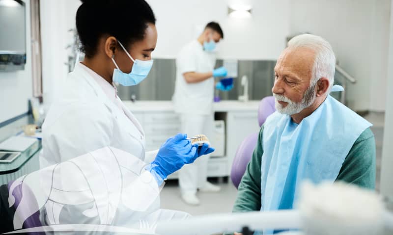 Differences-Between-Dentures Implants vs. dentures